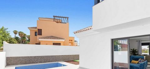 Spectacular villa for sale in the heart of Amarilla Golf. This spacious property has four large bedrooms, three luxurious full bathrooms, a wonderful and bright open-plan living room that integrates perfectly with the kitchen equipped with state-of-t...