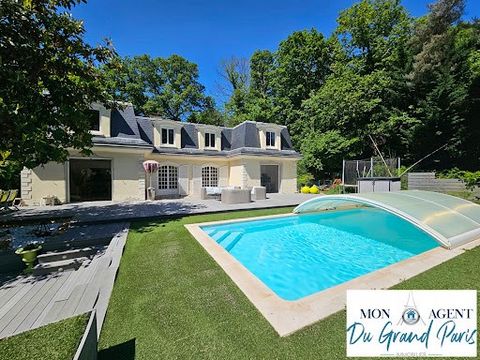 - Exclusivité - Bien très rare sur le secteur ! Superbe Maison Mansard de 250m² avec s/sol total de130m² , piscine et petite dépendance sur de terrain 2.400m² La propriété se compose comme suit : - en rdc : hall d'entrée avec avec un pièce dressing, ...