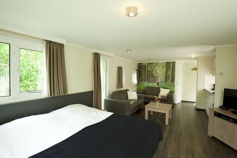 Escape to tranquility in this charming studio in MC Scherpenzeel, offering stunning views over peaceful fields. The spacious, open-plan studio features a large bedroom with a comfortable double bed, complete with two boxspring mattresses. The modern ...
