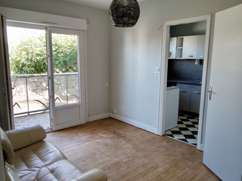 Maison comprenant 2 appartements à vendre 4 pièces PONS (17)