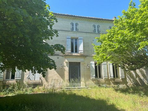 Élégante Maison Bourgeoise à Rénover