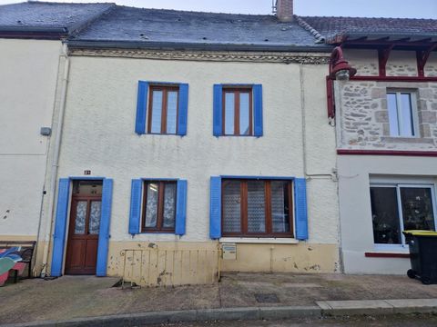 Maison de bourg. Garage et terrain non attenant
