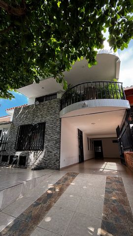 house for sale in Brisas del Lili / external Opportunity in the South of Cali! – Remodeled House in Brisas del Lili Sale Price: $710 million (negotiable) Prime location: Brisas del Lili – Close to shopping centers, schools and main roads Built area: ...
