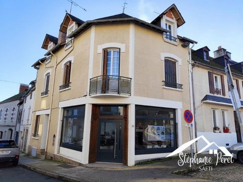Vivez ou investissez au cœur de Neuvic – Immeuble prêt à être utilisé avec local + logement !