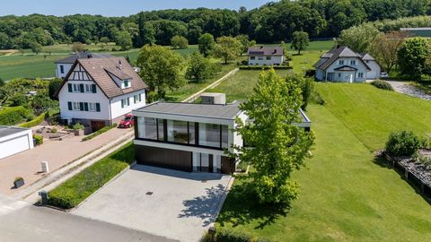 In the luxurious villa in Neuwiller, Haut-Rhin, you are waiting for your new home! This unique property offers you the perfect blend of peace and quiet in a picturesque village. The villa is located in an exclusive residential area with green grounds...