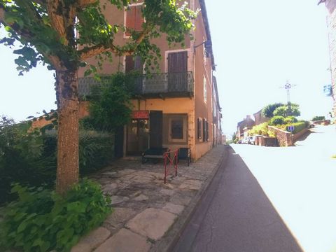 Maison de village à rénover.