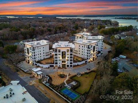 Absolutely stunning DOUBLE PENTHOUSE securing the top level of the 2nd building at Watermark, impressing even the most discriminating buyer, only 20 minutes from Uptown. Owners are welcomed through a secure and gated entrance, park in one of your pri...