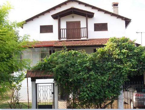 For sale a three-level house of 258 sq.m. within a plot of 1200 sq.m. in Klidi, Imathia. The house consists of a ground floor of 110 sq.m. characterized as auxiliary spaces and first floor with an attic of 148 sq.m. characterized as main spaces. The ...
