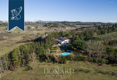 This luxury villa for sale is located in San Miniato's countryside. This property is spread over several levels, with the villa on a dominating position. The two-storey villa is free on its four sides and measures 300m2. There are seven bedrooms...