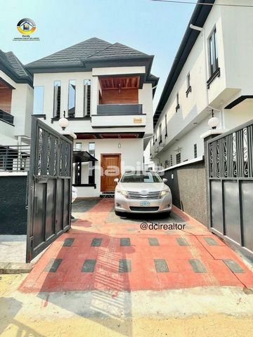 This a beautifully finished 4 B bedroom Duplex, located in one of the best place to live in in Lagos Island. It is in the best neighborhood in the Island of Lagos. Electricity and good security is just a few thing to mention about the property.