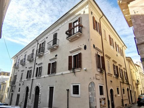 L'Aquila - in the heart of the historic center, a few steps from Piazza Duomo where the Cathedral of San Massimo is located, we offer for sale a completely renovated office located on the first floor of a building dating back to the second half of th...