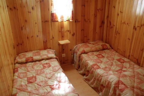 En Bungalowpark Isabena, usted tiene la opción de dos tipos diferentes de alojamientos de vacaciones. Hay bungalows, disponibles como 2 personas (ES-22482-01), 3 personas (ES-22482-02), 4 personas (ES-22482-03), 5 personas (ES-22482-04) y Variantes d...
