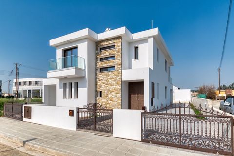 Four Bedroom Detached Villa For Sale in Meneou, Larnaca with Land Deeds This exceptionally well presented, modern four bedroom detached villa is situated in the residential area of Meneou, Larnaca. Outside there are electric gates either side of the ...