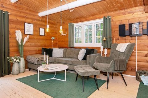Ferienhaus mit Freizeitaktivitäten im Innen- und im Außenbereich. Liegt im malerischen Gebiet Nørhede, in der Nähe des Nissum Fjordes. Die Unterkunft besteht aus drei Gebäuden, aufgeteilt in ein Haupthaus mit Wohnzimmer, Küche, Schlafzimmer mit Doppe...