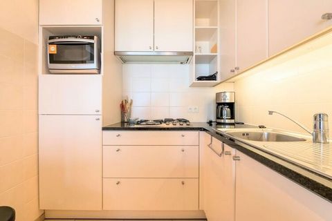 Nicely renovated 2 room apartment on the seafront, 5th floor (elevator) near the St-André dunes. Within walking distance of shops, restaurants and public transport. There is digital TV and pets are not allowed. Layout The apartment has a nicely furni...