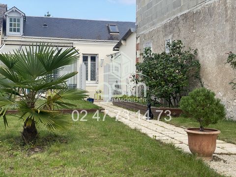 Come and discover this charming house on the outskirts of Tours. It consists of a fitted kitchen opening onto a veranda, an intimate living room, a bedroom and a bathroom. You will benefit from a renovated outbuilding with a main room and a shower ro...
