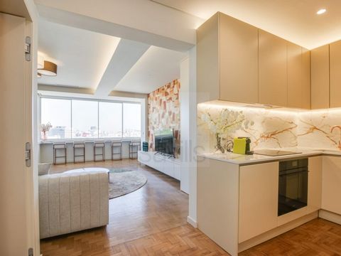 Furnished and equipped one-bedroom flat located on the prestigious Rua Castilho, close to Avenida da Liberdade. Imagine coming home at the end of a working day and having a breathtaking view of the city. In this flat you'll have that privilege. Come ...
