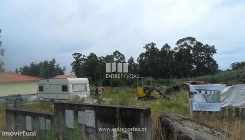 Plot with 396 m2 situated in a very quiet area with good access. Ref.: VCM09714 ENTREPORTAS Founded in 2004, the ENTREPORTAS group with more than 15 years, is a leader in real estate mediation in the markets in which it operates, offering a quality a...