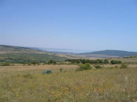 Grundstück mit einer Größe von 2 000 m², 20 km gelegen. ab Fr. Varna im Dorf Osenovo. Mit herrlichem Meerblick. Für das Grundstück gibt es einen detaillierten Bebauungsplan, der jedoch die Regulierung fallen gelassen hat. In der Nähe des Dorfes Oseno...