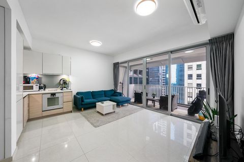 CEA Registration: L3010858B / R047826E Preview in the virtual tour: https://my.matterport.com/show/?m=SW8z3JoYi8d If you enjoy living in the CBD area and the convenience of being in central Singapore, this unit is perfect for you! The unit is very we...