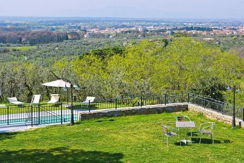 Are you looking for peace and want to relax in the midst of a beautiful landscape? Then the stylish country house with a swimming pool and the spacious apartments is just the right thing. Olive groves and the rolling hills of Tuscany form the picture...