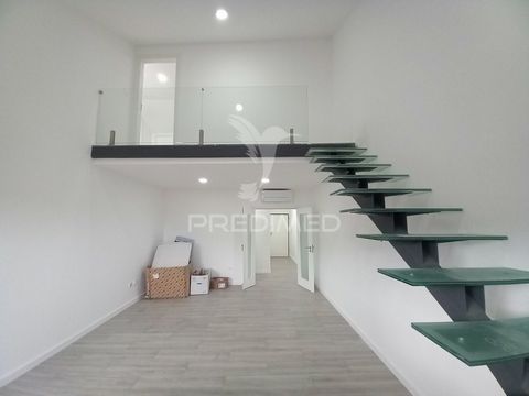 Duplex T3 Novo a Estrear na Castanheira do Ribatejo. Não perca esta oportunidade e venha conhecer a sua nova casa.