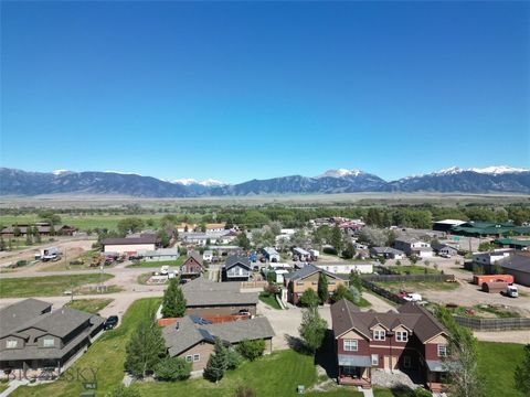 Affordable, build ready lot in Ennis! Right in town, close to amenities, shops, restaurants and the bustling downtown. Gorgeous mountain views and a short drive to some of the best trout fishing in the state. Obtainable home ownership in small town M...