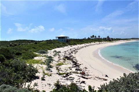 Dieses Grundstück befindet sich an einer wunderschönen geschützten Bucht in McKanns Siedlung. Mit 100 Fuß Strand bietet es einen herrlichen Meerblick und atemberaubende Sonnenaufgänge. Man kann Kajak fahren, schwimmen und tauchen im kristallklaren Wa...