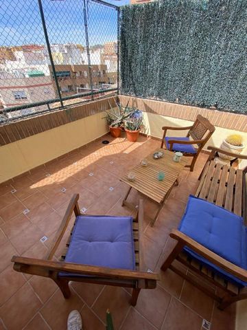 Middle Floor Apartment Málaga Centre Costa del Sol 2 Bedrooms 1 Bathroom Built 70 m² Terrace 15 m² With turistic licence Setting Town Condition Excellent Climate Control Air Conditioning Features Lift Fitted Wardrobes Near Transport Private Terrace D...