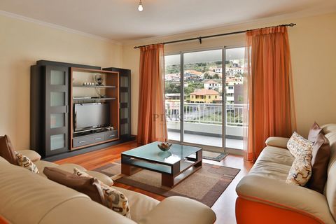 Spacious and Modern 3 Bedroom Apartment in Machico - Comfort, Convenience and Furniture Included! Discover your new home in this magnificent 3 bedroom apartment, located in the parish of Machico. With generous areas, quality finishes and complete fur...