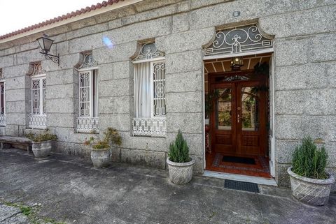 If you like to enjoy nature and tranquility, this rustic house in the municipality of Portas is for you! Located in O Liñar, parish of Portas, the house dates from the mid-twentieth century. With connection to the AP-9, 6 km from Caldas de Reis, 16 k...