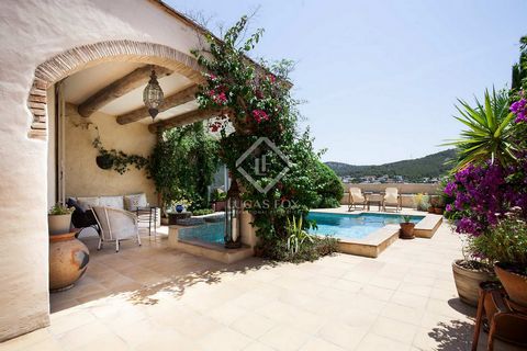 Historic house, dating back to the 16th century, renovated to a high standard with a beautiful terracotta tiled garden with tropical plants and bougainvillea, stone walls and unusual shaped Moroccan style pool. The property enjoys lovely views of the...