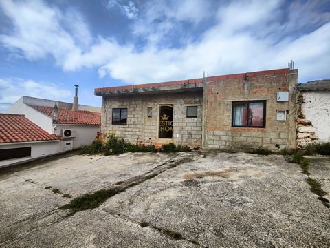 L’acquisition d’une villa de 2 chambres à Casa Branca Salir représente une opportunité unique de posséder un véritable coin de paradis sur terre. Située dans une région calme et charmante de l’Algarve, cette villa encore en construction offre l’avant...