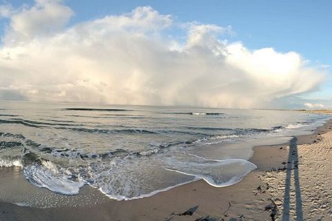 Des vacances au-dessus des toits de Ribnitz avec vue sur le lagon ! Appartement de vacances moderne et lumineux de 48 m² au dernier étage pour 2-3 personnes. La mer Baltique est à 8 minutes.