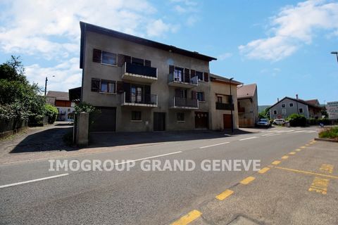 In the city center of Valleiry, in the immediate vicinity of transport lines and shops, investment building composed of 4 apartments, 3 of which are currently rented under furnished leases. Type 2 with garage of 46.65m2 on the ground floor rented 625...