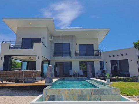 Perched in the hills of Samara, Casa Vista Buena Vista is a newly built modern home from 2024 with stunning views of the Pacific Ocean and the surrounding jungle. Located just five minutes’ drive from Downtown Samara, this property combines modern de...