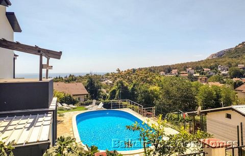 The apartment is located at the first floor and has a total area of 82 m2 and a living area of 74 m2. The apartment consist of two bedrooms, a bathroom and a large living room with an open kitchen. The kitchen is fully equipped with a dining table, C...