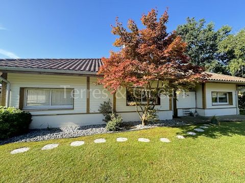 Entourée d'un magnifique jardin paysagé et au calme, jolie maison de 145m2 comprenant au rez-de-chaussée une pièce de vie de 50m2 avec insert, 2 suites parentales, 2 chambres, 1 salle d'eau. A l'étage une mezzanine et sa salle de bain complètent cett...