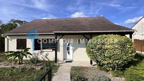 Sud La Ferté Alais 10 minutes - Belle maison de plain pied entièrement rénovée sur une parcelle d'environ 780m2 avec abri de jardin, située dans un quartier très calme. Elle dispose d'un vaste salon/ salle à manger avec cuisine ouverte aménagée et éq...