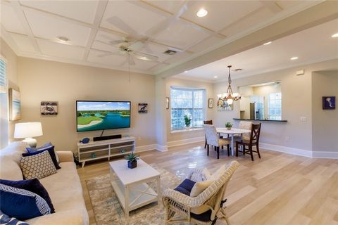 As one of the only private clubs that does not currently have a waitlist, this rarely available 2,000+ square foot golf cottage home in desirable Indian River Club won’t last long. Ideally located directly on the 10th tee box, featuring a BRAND NEW r...