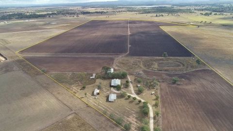 Motivated Seller, Make An Offer Today - Overview This highly improved 52.07ha property is found in 90 Spenglers Lane, Mount Tarampa, Comes with a lovely 4bedroom home, plenty of infrastructure and farming potential. Currently tenanted for $440 per we...