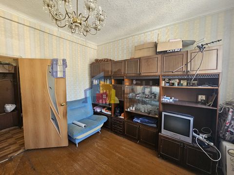 Номер в базе: 51096. В продаже 2-комнатная квартира по адресу 300028, обл. Тульская, г. Тула, ул. Сурикова, д. 23, Привокзальный район. Квартира расположена на 2 этаже, всего этажей - 2, дом - кирпичный. Общая площадь квартиры 49 кв. м., жилая площад...