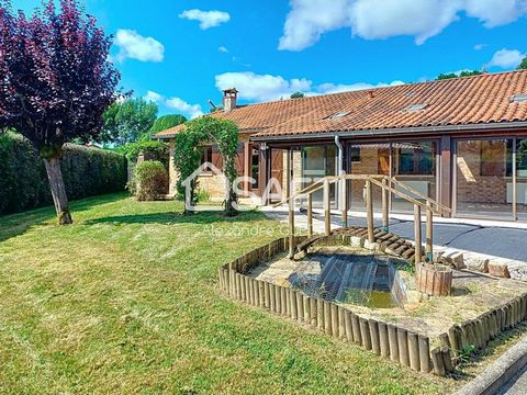 Située à Tramoyes (01390), cette charmante maison bénéficie d'un cadre paisible et familial, à proximité d'une école. Son exposition Est-Ouest assure une belle luminosité tout au long de la journée. La commune offre un environnement calme, idéal pour...