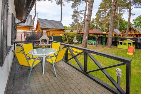 Op korte loopafstand van het strand wacht een prachtig vakantiecomplex met elegante appartementen op u. Het resort is intiem: er zijn hier slechts 4 vakantieappartementen beschikbaar. Het mooi ontwikkelde, omheinde gedeelte van het resort is beschikb...