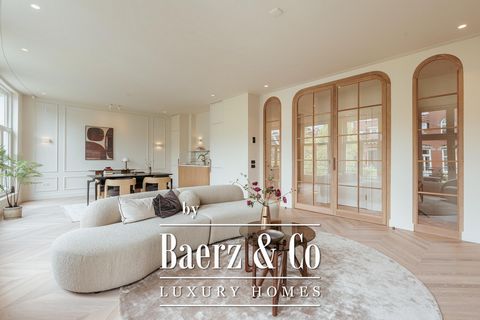 Frans van Mierisstraat 59D, 1071 RL Amsterdam Een prachtige ontwikkeling van ROCK Vastgoed: dit exclusieve penthouse van circa 167m², verdeeld over twee woonlagen met lift, drie zonneterrassen en een verfijnde afwerking op hoog niveau, gelegen aan de...