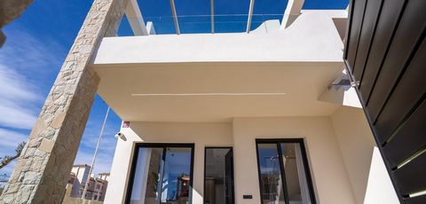 Bungalows de obra nueva en Pilar de la Horadada Viviendas modernas cerca de la playa Descubra este exclusivo complejo residencial de nueva construcción en Pilar de la Horadada, que ofrece bungalows a sólo 2 km de la playa. Diseñadas para ofrecer conf...