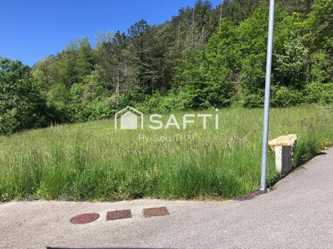 TERRAIN de 906 m2, (Gauche) constructibles, viabilisé, (39240 THOIRETTE)