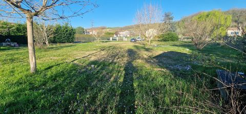 BONDIGOUX - Terrain constructible de 1439 m²
