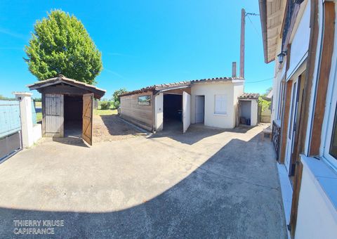 Saint Porquier, maison composé de deux logements, cinq chambres, 252 m², jardin, garages, atelier, entièrement rénové
