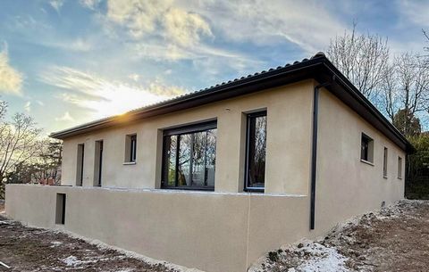 Maison contemporaine de plain-pied 117 m² 3 Chambres Terrain 1087 m² Castres (81100)
